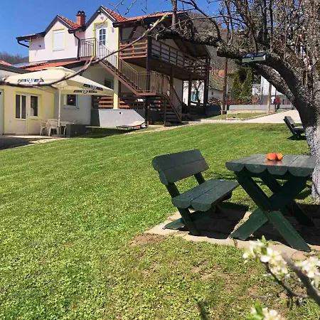 Zdravkovic Prolom Banja アパート *